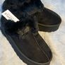 Ugg slippers Image 2