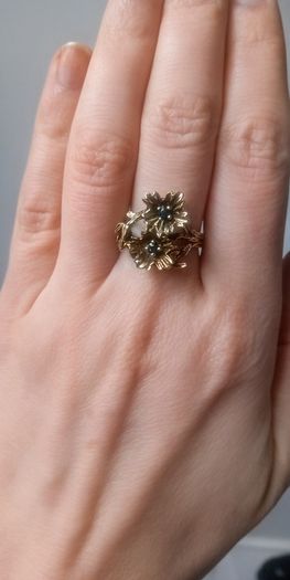 Vintage 9ct gold sapphire flower cluster ring - size M