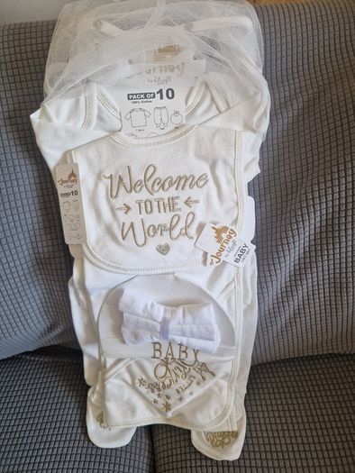 BNWT Lil'Soft 10-Piece Baby Girl Gift Set - Newborn - Princess Gold