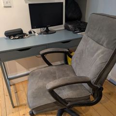 Ikea Alex desk w/chair