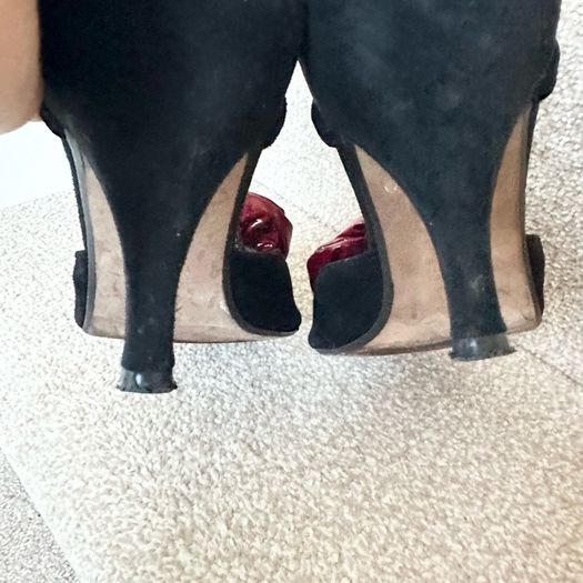 Kennel und Schmenger black peep toe heels