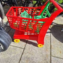 shopping trolley - child.free