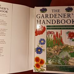 The Gardeners Handbook / Tessa Paul & Nigel Chadwick/ 1998