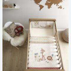 quilt and cot bumper