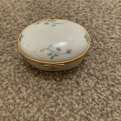 Lenox Pill Box