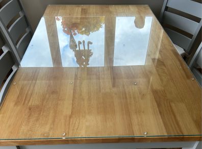 Glass for tabletop