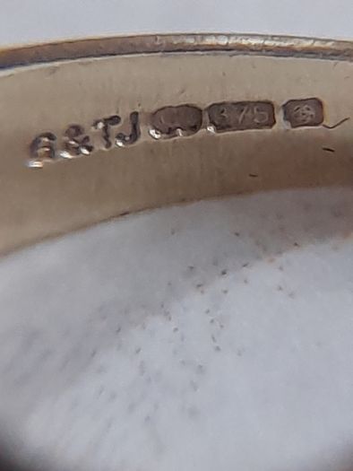 9ct white and yellow gold ring hallmarked 375 size 9