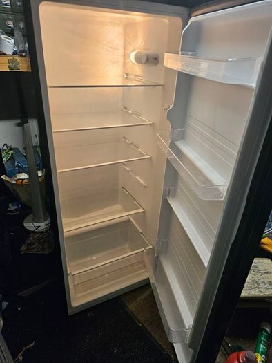 fridge / freezer 4 available