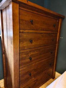 Wooden chest of drawers