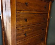 Wooden chest of drawers