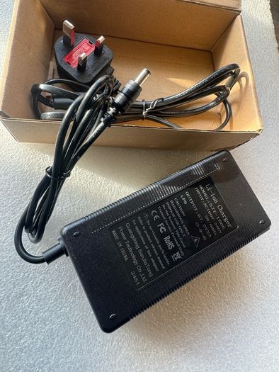 67.2V 2.0A Lithium Charger For Kugoo Kukirin G4 Electric Scooter Battery Charger (BUILD WITH FAN) Keep The Charger Away From Overheating.