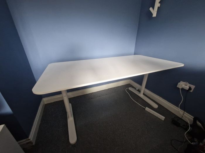 Adjustable Office Table