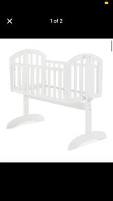 infant crib
