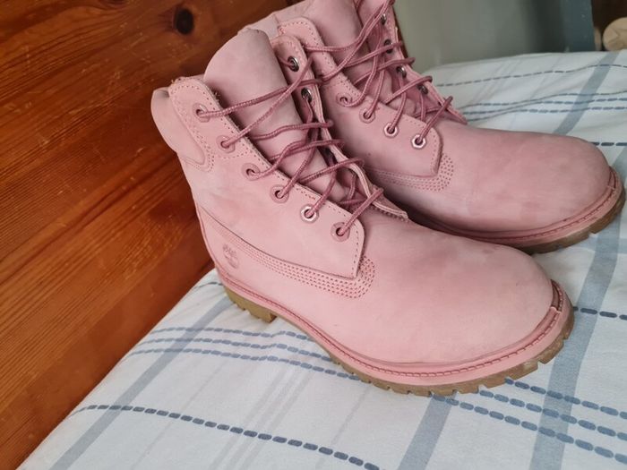 Timberland premium boots Size 7 eu 41 pink suade In excellent condition