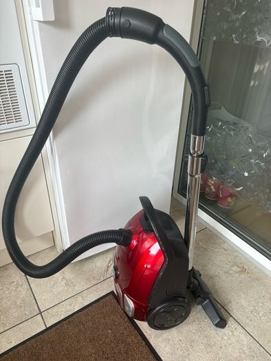 Morphy Richards Cylinder Vacuum Cleaner | 980565