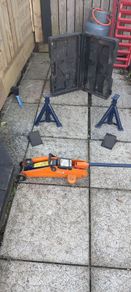Tonne Capacity Trolley Jack Carry Case  2x2 Tonne Axie  Stands .