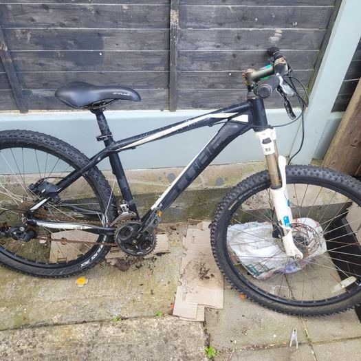 CUBE Mountain Buke, parts only. Handlebar, grips, tyre
