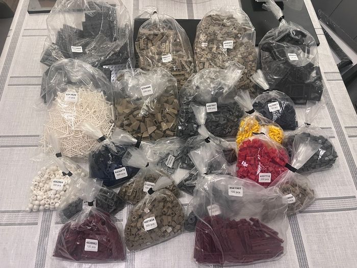 LEGO 5300 piece's 23 bags