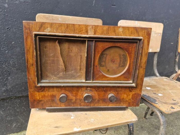 vintage radio