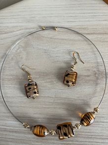 Necklace and earrings set