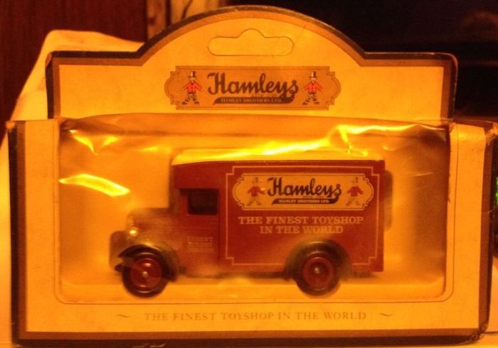 Lledo hamleys van