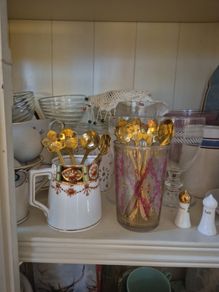 Pretty Brass coloured coffee/tea spoons