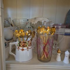 Pretty Brass coloured coffee/tea spoons