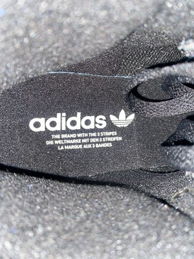 Adidas Trainers Hightop Adidas Original size 6.5 runners brand new