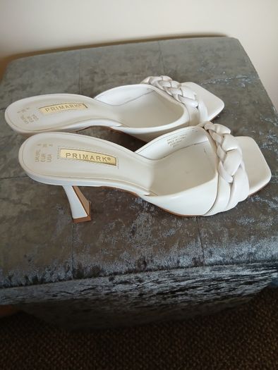 Women's shoes size 6