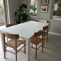 CALLIGARIS white table