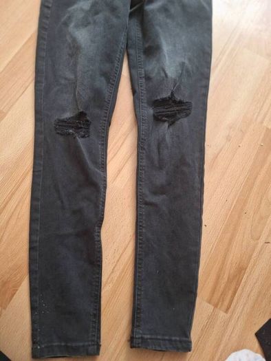 Jeans/Mid Rise Skinny Jeans .. Size 8 UK..36 EU
