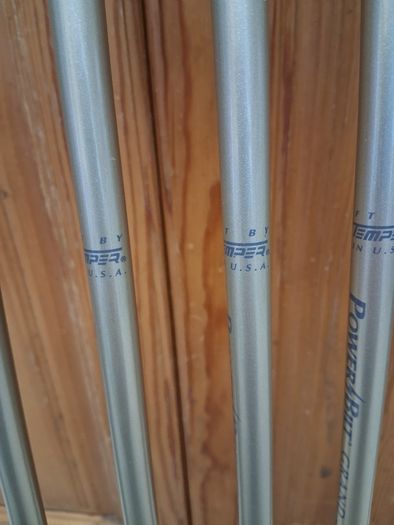 Ladies Golf Clubs. Complete Matching Set Of Ladies Right Handed Graphite Shafted Golf Clubs In Excellent Condition.