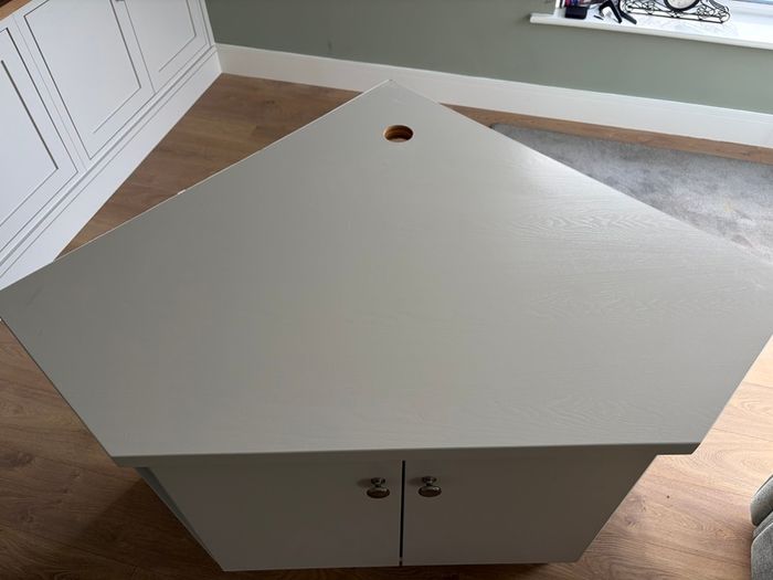 Tv corner unit
