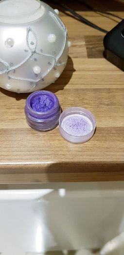 Purple Eyeshadow Dust