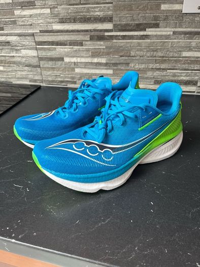 New Saucony Azura