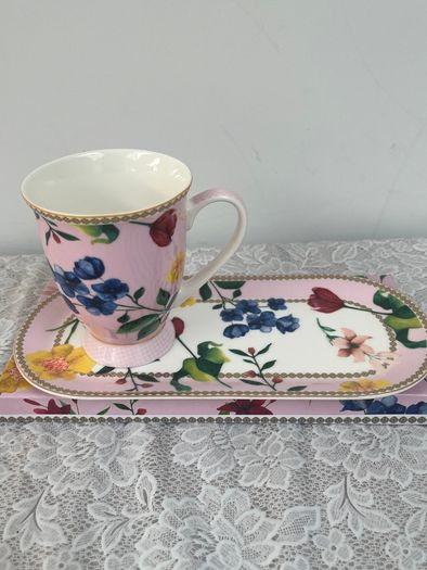 Maxwell Williams Mug & Small Platter