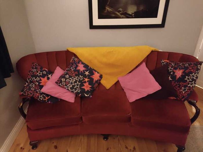 Couch for free. Collection only. Kilmacanogue, Wicklow.
