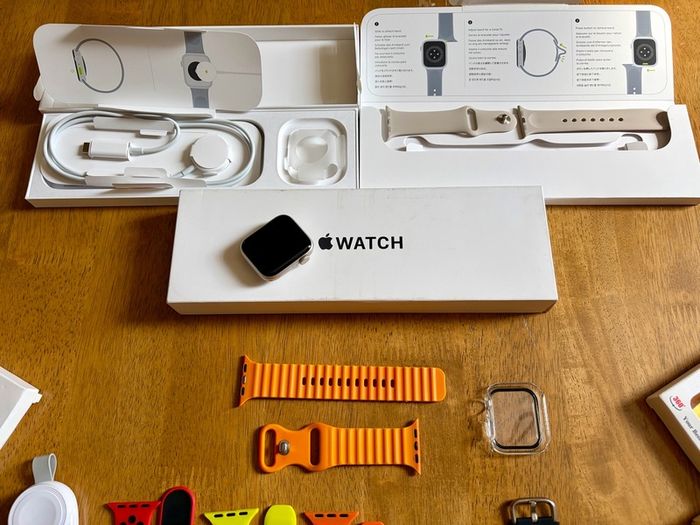 Apple Watch SE 2nd Gen GPS 40mm Starlight Aluminium Case 1 Owner Extras 14pc New Charger Case Strap Band Professional Office Work Lifestyle Fitness Outdoors Elegant Party Event Magnetic Ocean