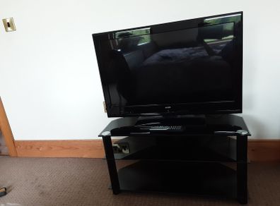 32" Alba TV With Build in DVD & Stand