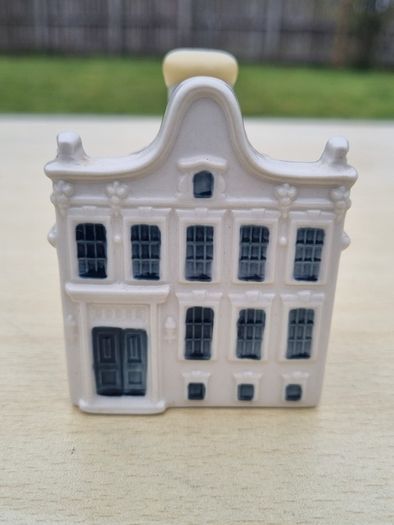 KLM Delft Blue ceramic collector's house number 90