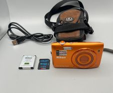 Nikon Coolpix S3500 20.1MP Digital Camera Orange - Full Kit