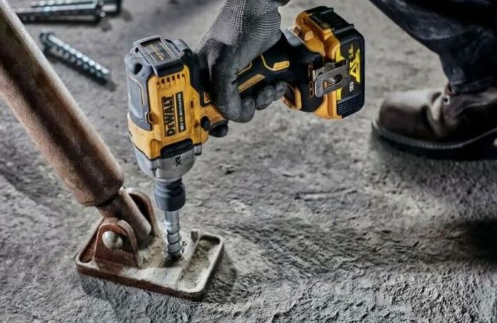 DeWALT Heavy Duty 18V XR Cordless Brushless Impact Wrench 1 /2 Inch Drive.