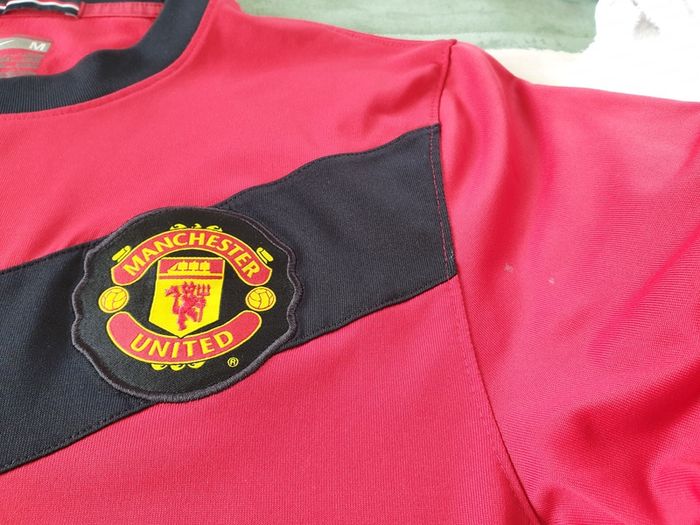 Manchester United Football Club Home Jersey 2009 to 2010 Medium Adult Nike