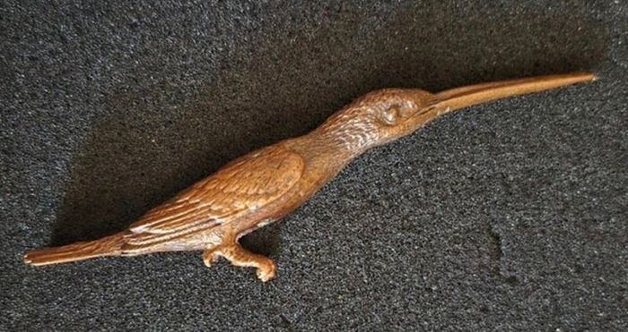 Bronze model of a kingfisher.