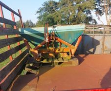 fertiliser spreader