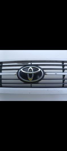 Toyota Carina E front grill