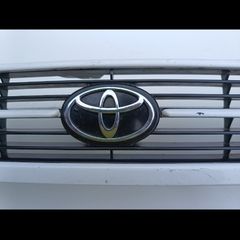 Toyota Carina E front grill