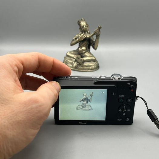 Nikon Coolpix S2700 16MP Digital Camera Black - Full Kit