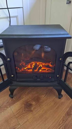 electric stove / fireplace