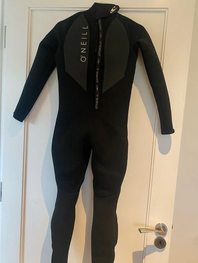 O Neills youth wetsuit